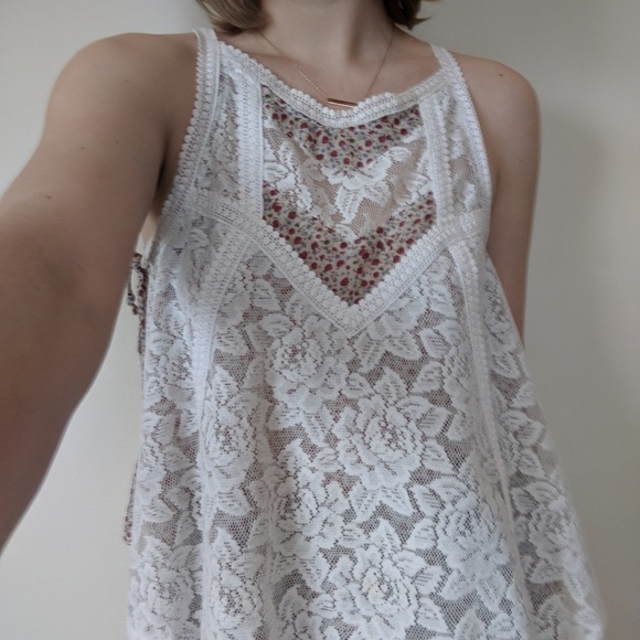 Lace tank with side tie - Picture 3 of 3